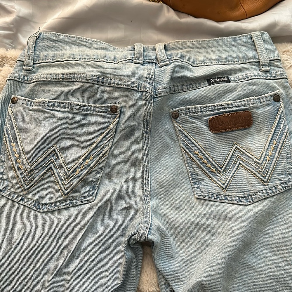 Wrangler mid rise boot cut jeans 3 x 34
